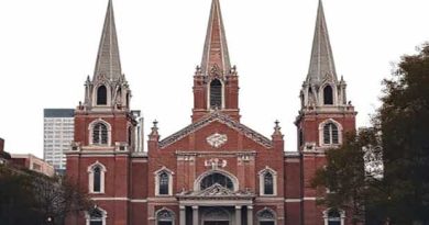 Boston'S Grandiose Trinity Church